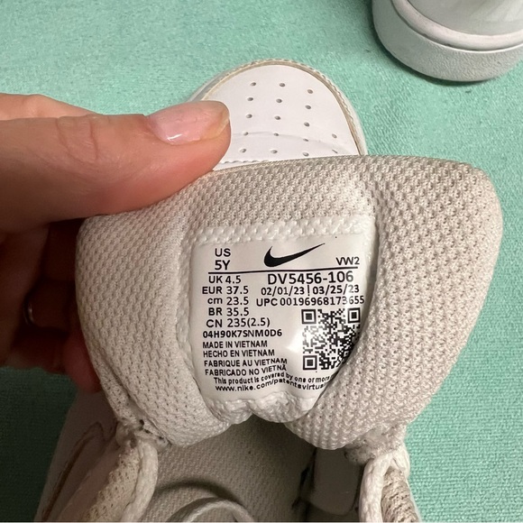 Nike unisex Court Borough Low 2 DV 5456-106 White Shoes Sneakers Size 5Y. - Picture 3 of 10